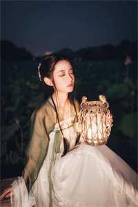 女主角叫许洛嫣的